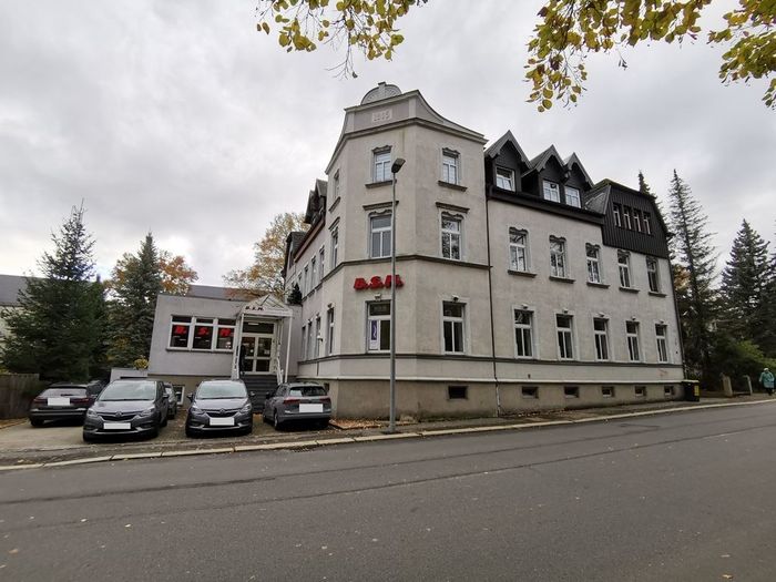 Straßenansicht 1