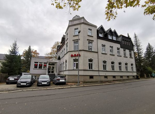 Straßenansicht 1